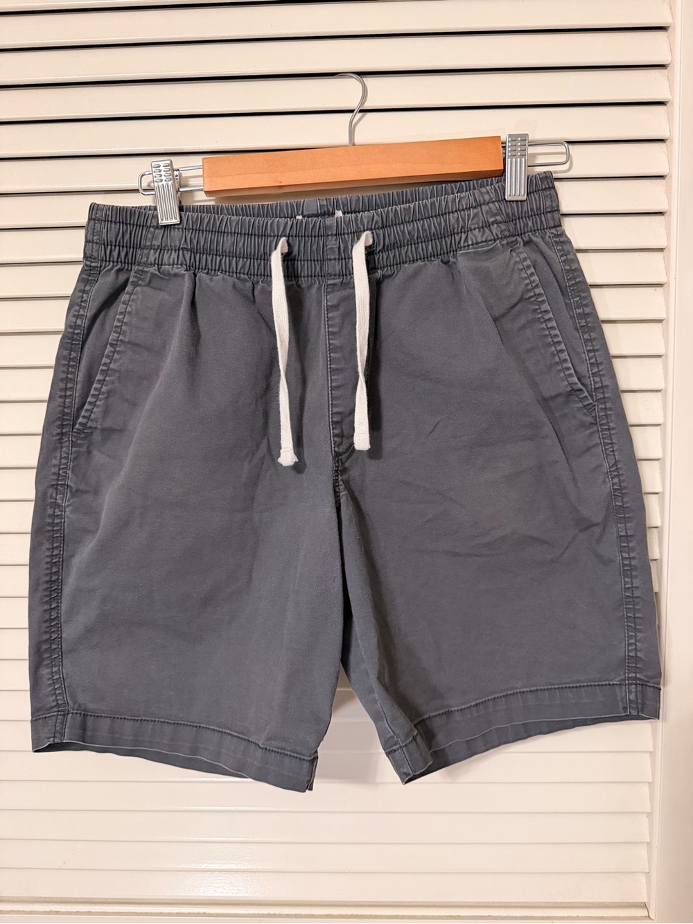 Old Navy Men's Gray Drawstring Athletic Shorts